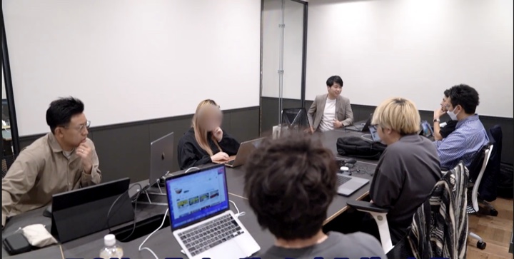 毎週の全社ミーティングの様子